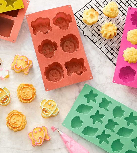 HOW TO USE BAKING SILICONE MOLDS
