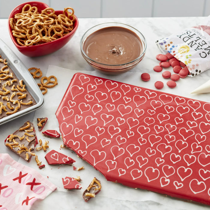 Wilton Candy Melts Melt-N-Decorate Bottle Microwavable