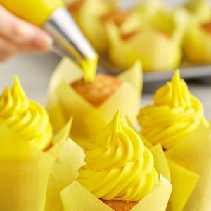 Major Bakery Solutions Yellow DecoCremes Buttercream Style Icing – Ready to Use – 1 lb.