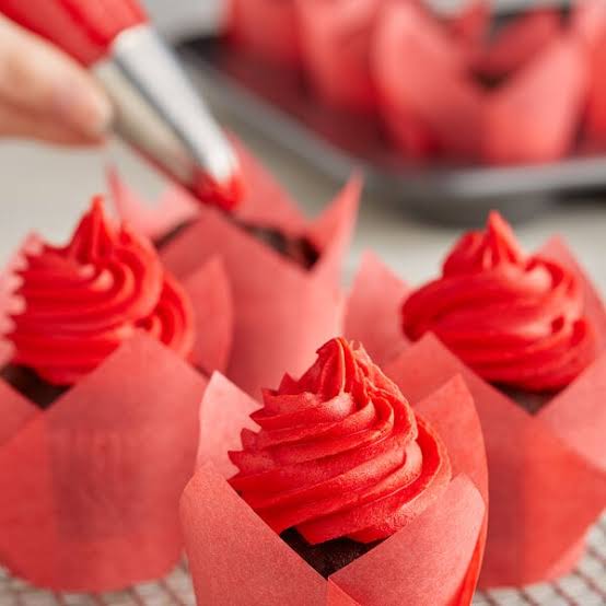 Major Bakery Solutions SureShades Red DecoCremes Buttercream Style Icing – Ready to Use – 1 lb.