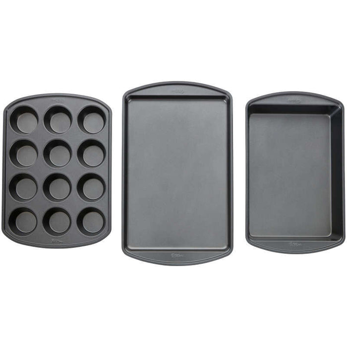 https://cakeandcandysupply.com/cdn/shop/products/2105-0-0838-Wilton-Perfect-Results-Muffin-Baking-and-Oblong-Pan-Bakeware-Set-3-Piece-A2_700x700.jpg?v=1659302738