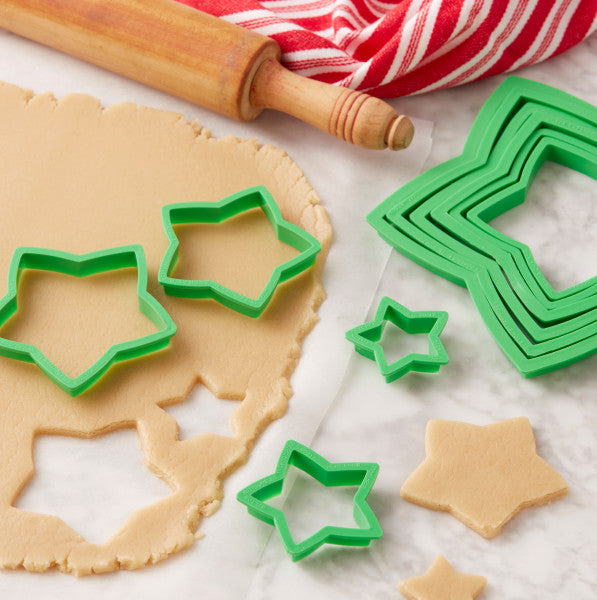 Wilton Christmas Tree Gingerbread Cookie Cutter Kit, 15-Piece 3D